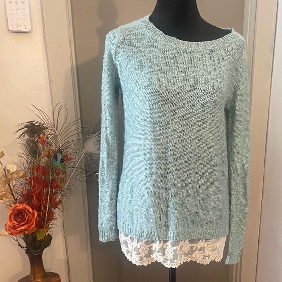 Pink Rose pull knitted sweater with lace detail. Juniors Swoll. - Picture 1 of 4